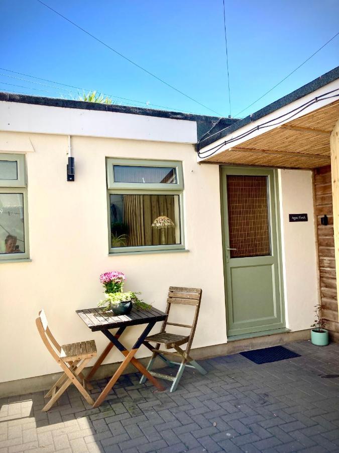 Ferienwohnung Aqua Shack At Pure Shores Retreats New Quay Exterior foto